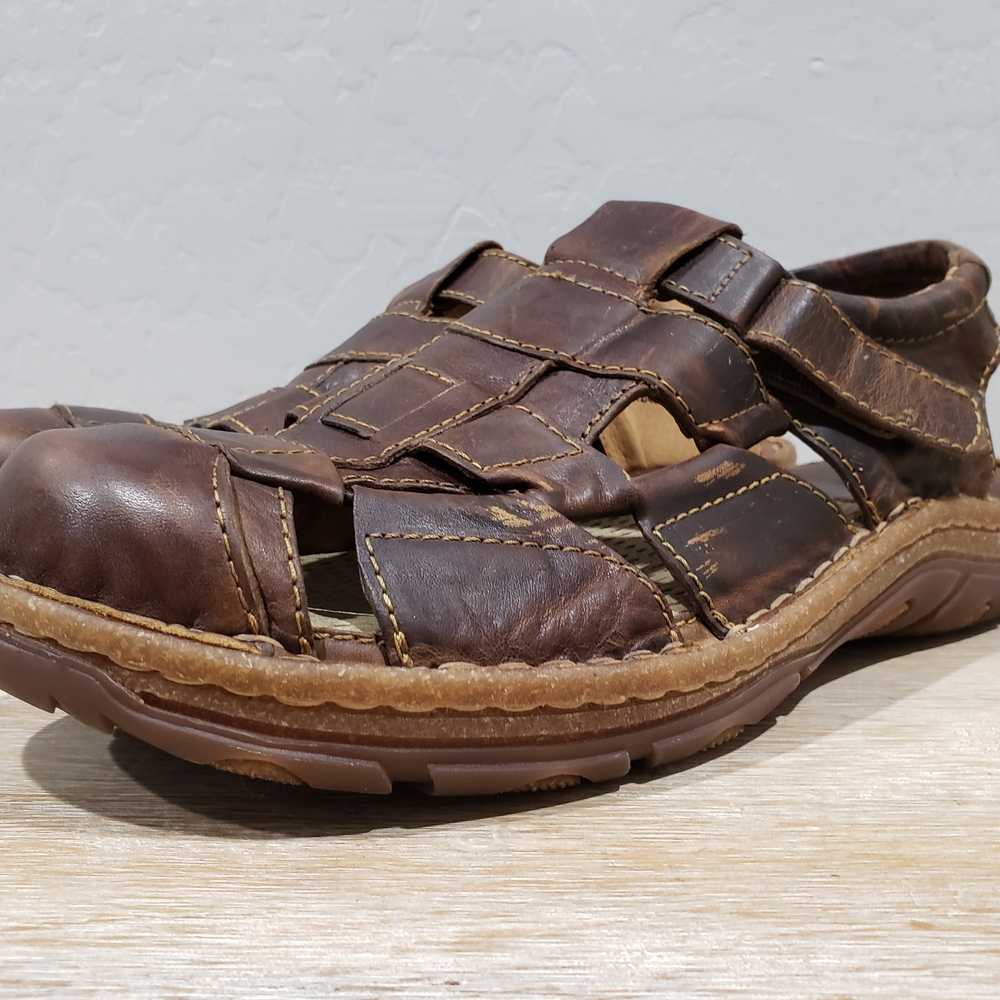 BORN Men's Cabot III Leather Fisherman Sandals (M12/W13. 5) Brown H59706